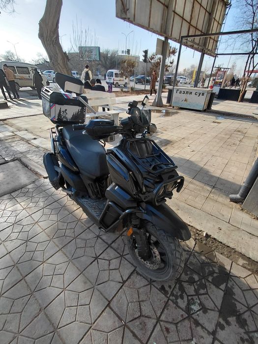 Skuter tank sotiladi