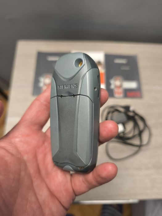 Telefon Siemens M55 nefunctional inclusiv cameră foto externa pentru colectionari