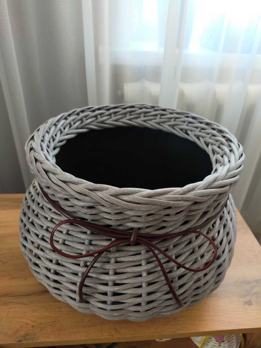 Продам кашпо из ротанга