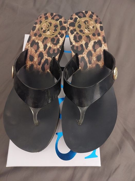 Плажни оригинални чехли Guess