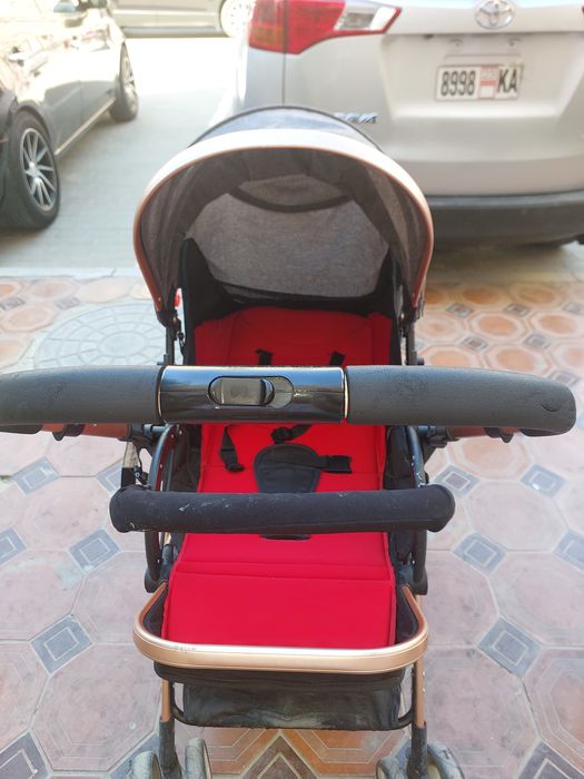 Коляску продам .