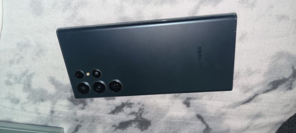 Srochna Samsung Galaxy s22  ultra ideal 12/256 GB