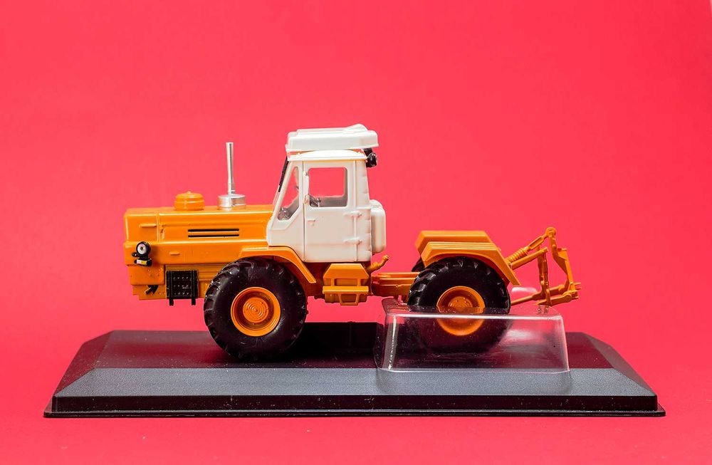 Игрушечная модель трактора ЛТЗ-155 и не только! Масштаб 1:43.