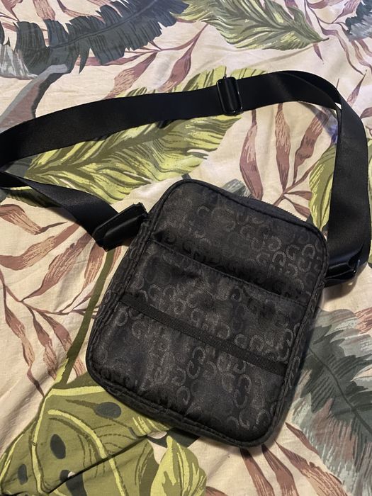 Мъжка чанта с дълга дръжка