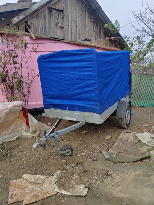 Remorca 750kg este în stare buna