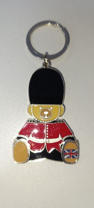 Продаются брелки из разных стран, возможно доставка.