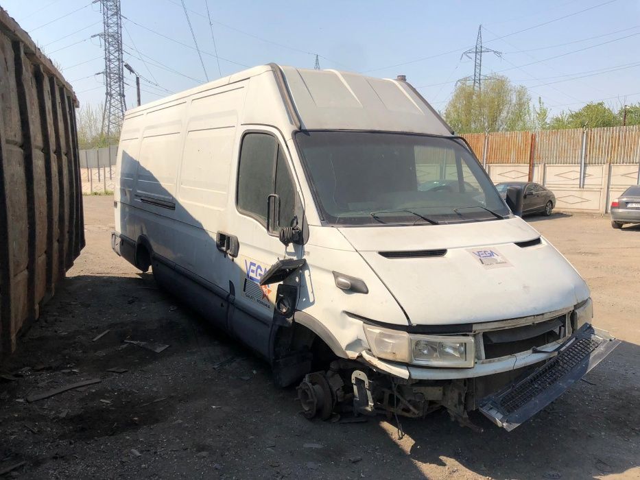Iveco Daily 2300 cmc 2006 Dezmembrez/Dezmembram