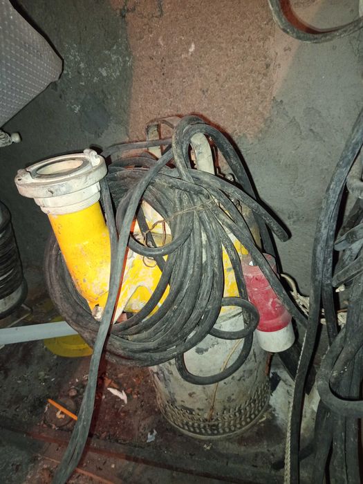 Продавам помпа. Пoмпата е Sand Rock осушаване на изкопи.