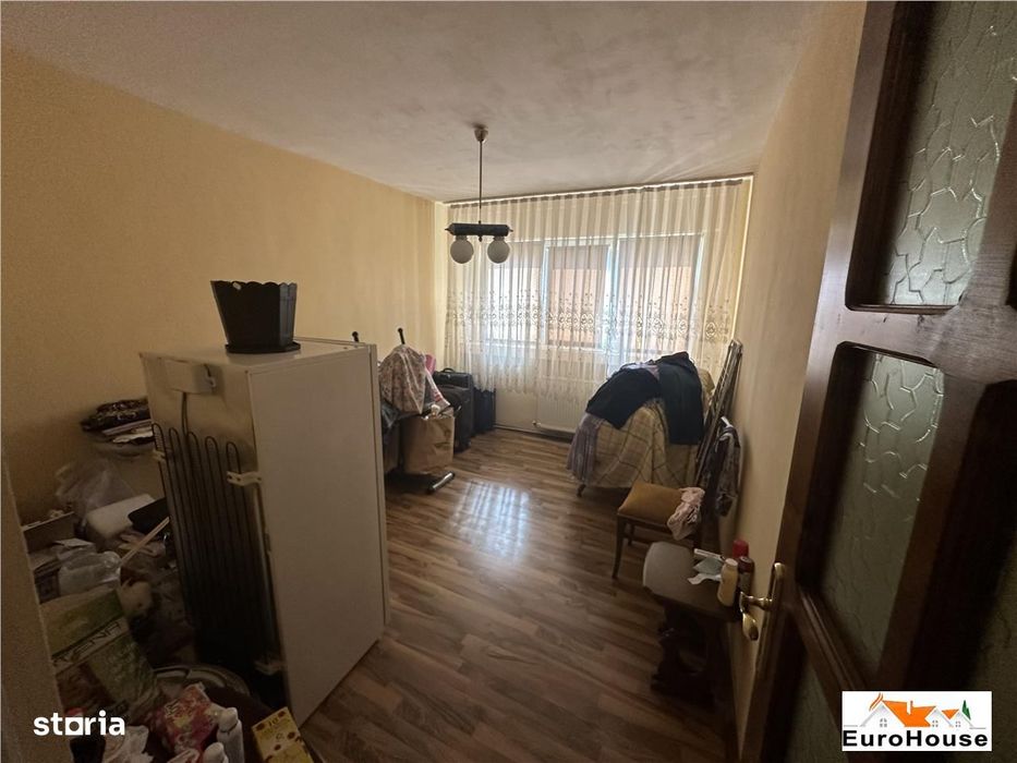 Apartament cu 4 camere de vanzare in Alba Iulia M-uri