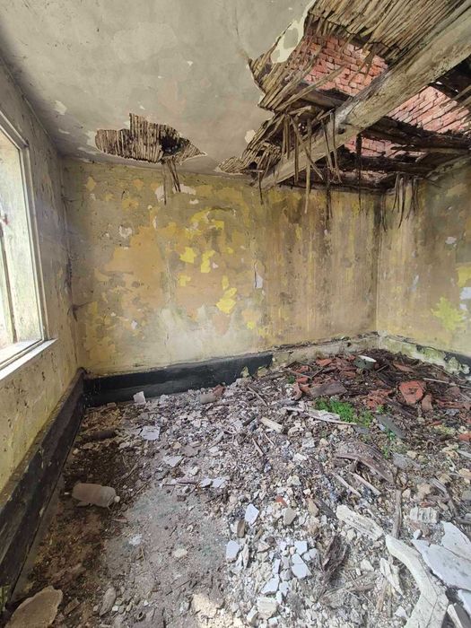 Сграда в близост до Враца .