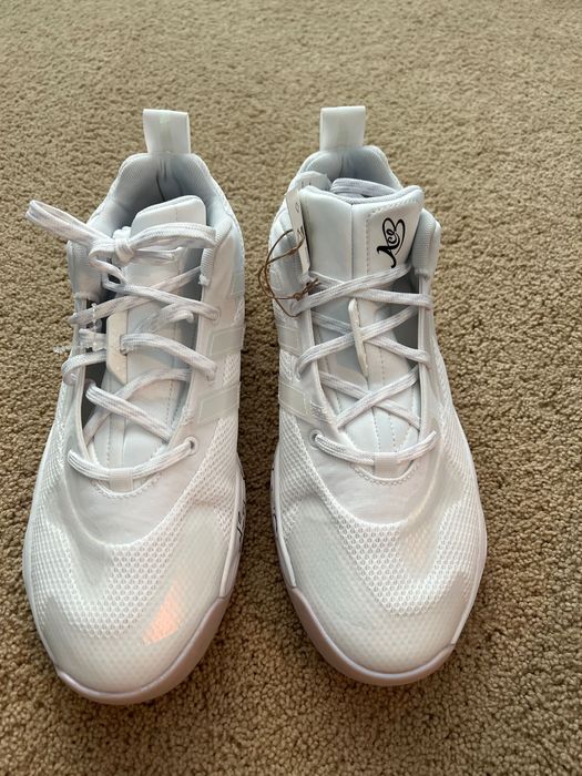 Адидас баскетболни маратонки