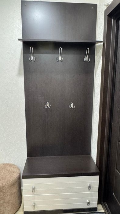 Продам прихожую, шкаф.