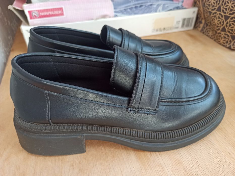 Продам обувь на подростка