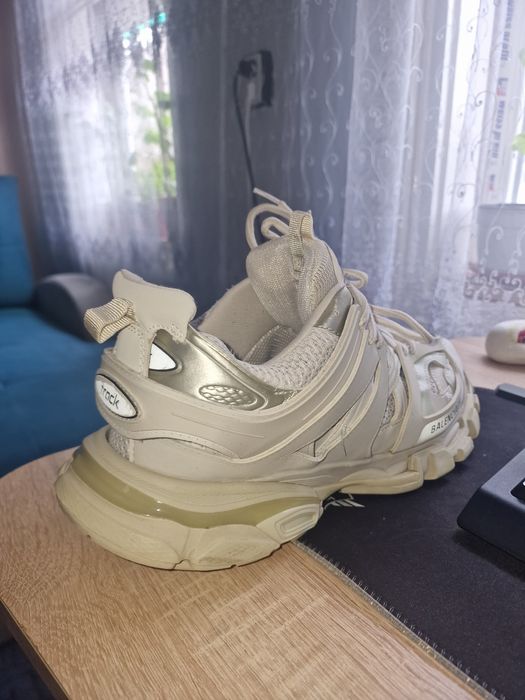 Balenciaga White track