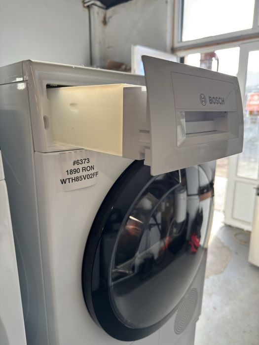 Uscător de rufe cu pompă de căldură Bosch WTH85V02FF