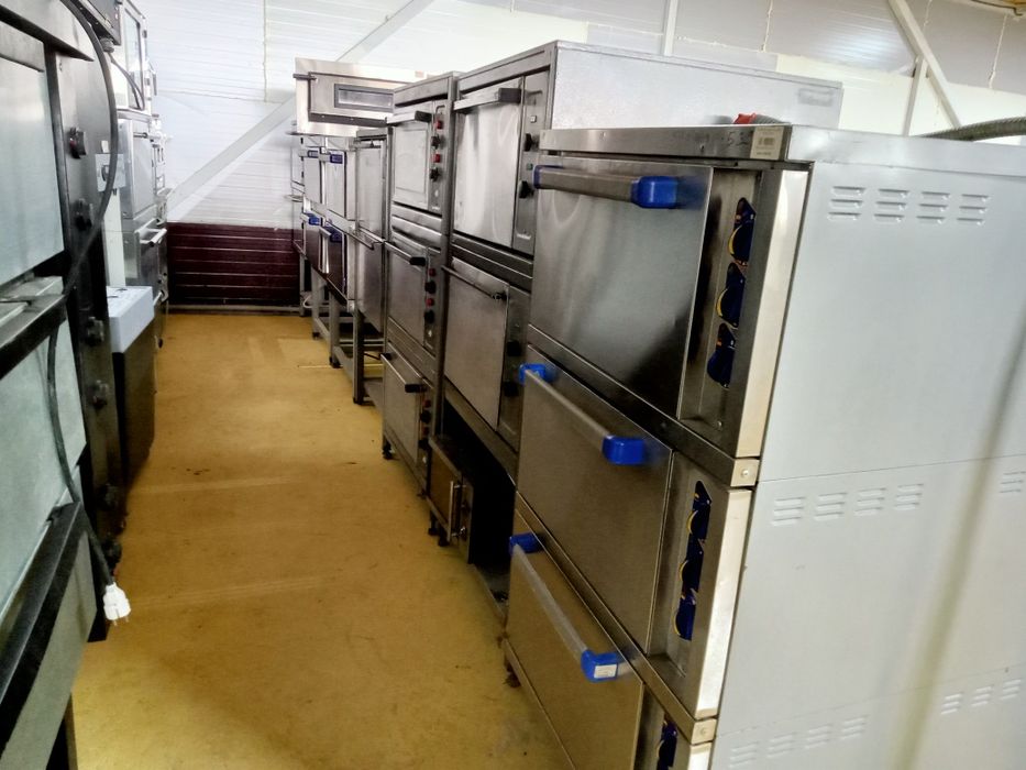 Стол холодильник, холодильник, плита,жарочный шкаф, оборудование,тесто