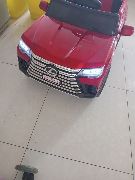 Продам детский электромобиль