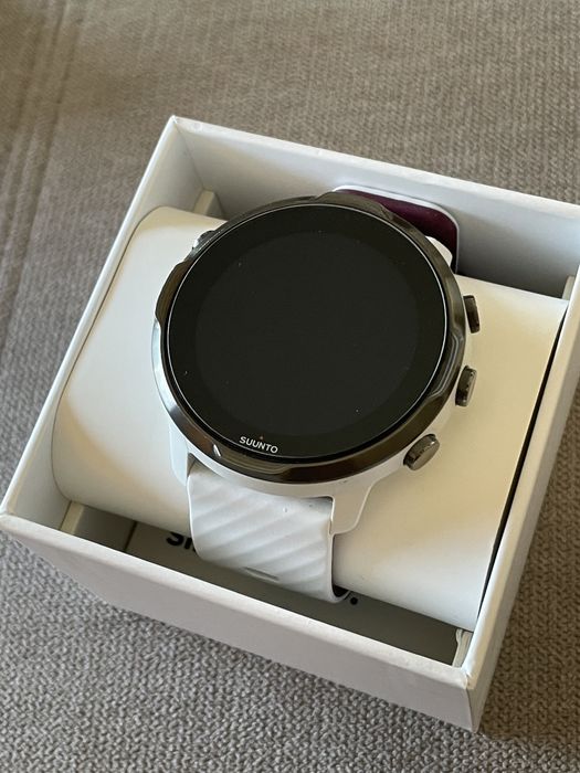 Смарт часовник Suunto 7