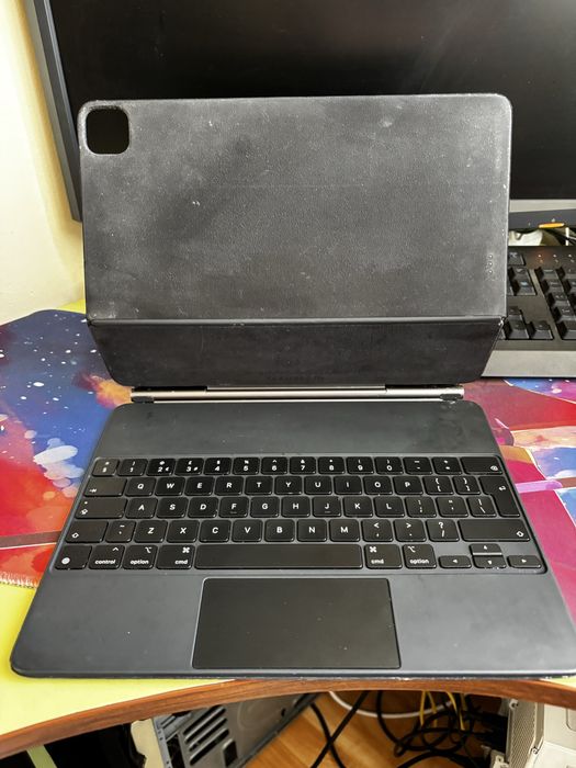 IPad Pro 12.9 6gen + magic keyboard - за части