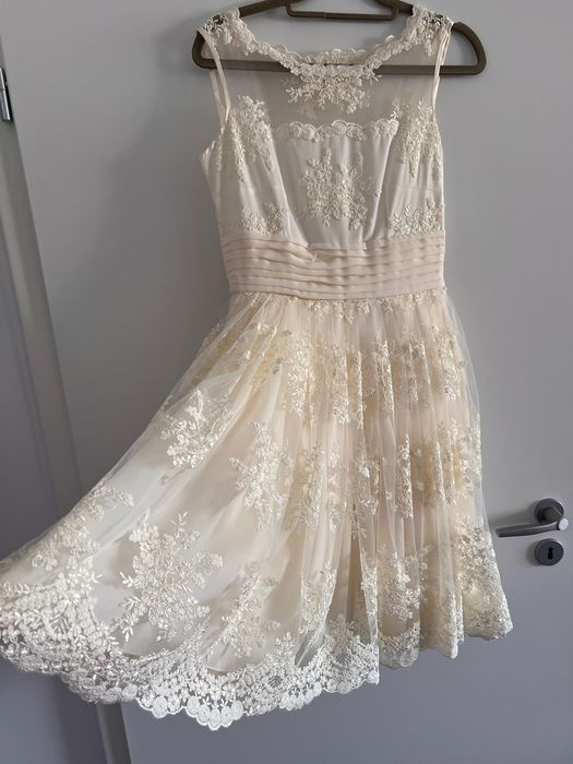 Rochie albă scurtă