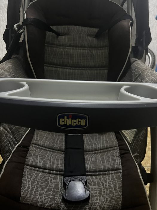 Продам коляску chicco