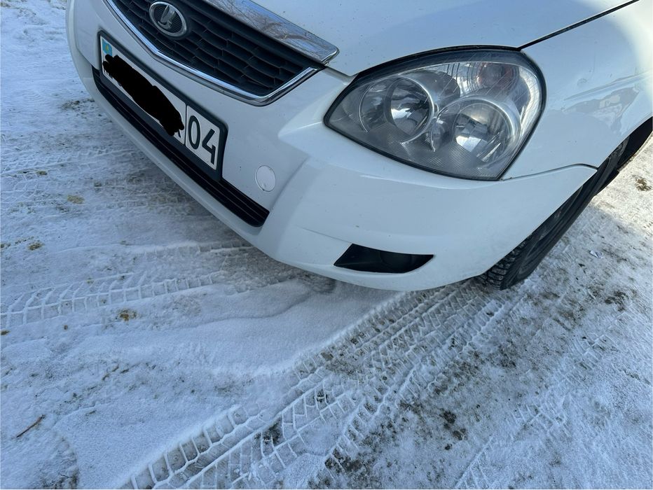 Продам бампер на Приору