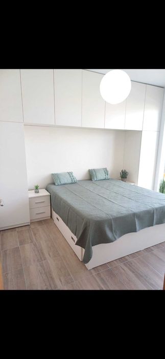Privat, inchiriez studio doua camere, Tractorul,parcare/boxa