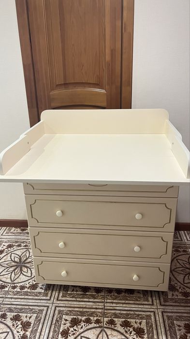 Продам комод+ пеленальный столик
