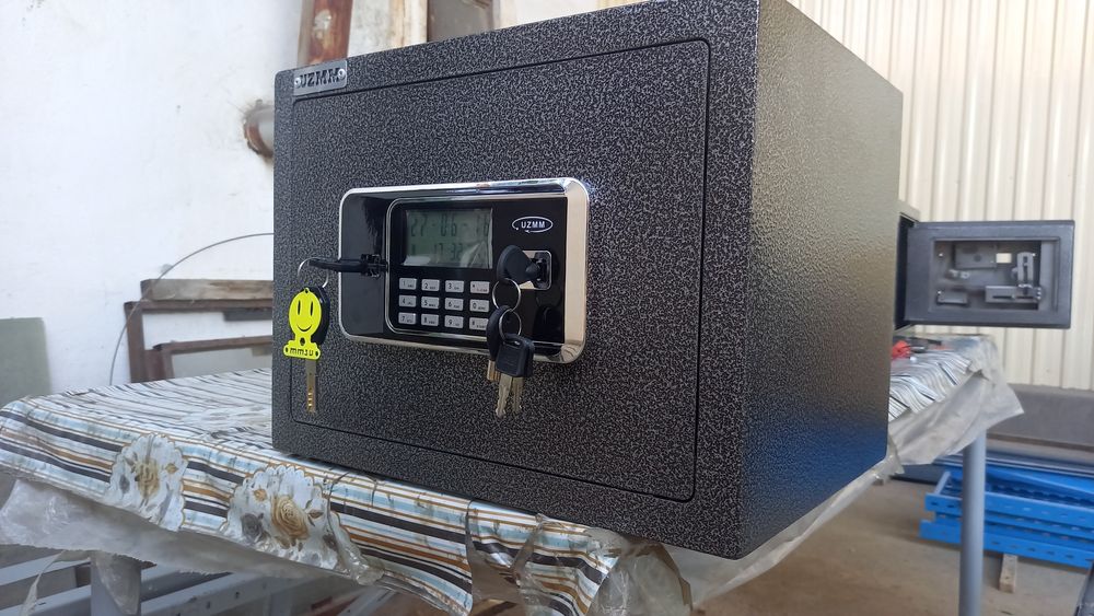 Сейф электронно цифровым замком SKZ30-40-30UZMM