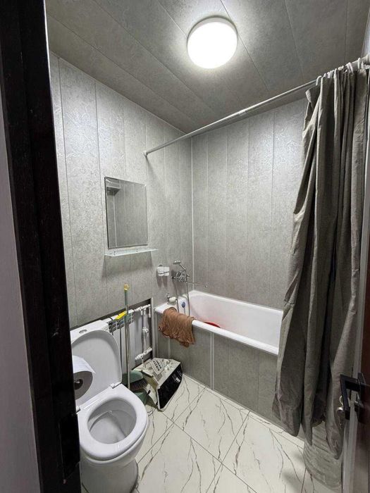 Сдается 1 комнатная квартира на длительный срок в Мирабалском районе.