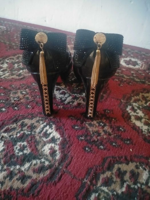 Туфли   сотилади