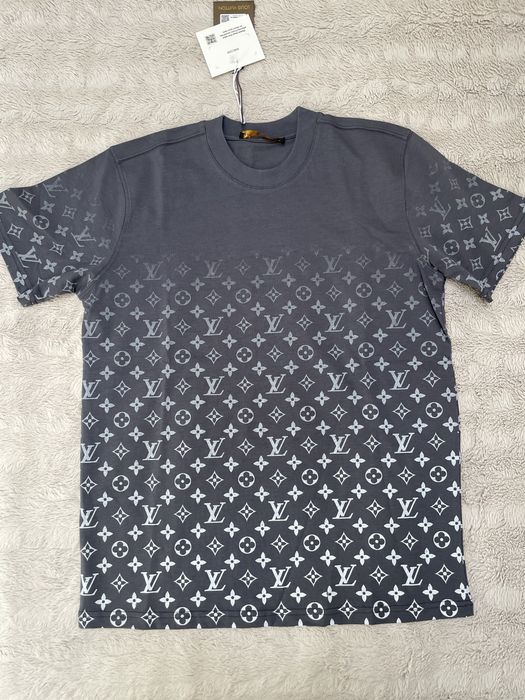 Мъжки тениски различни модели М