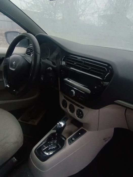 Продается авто Пежо 301