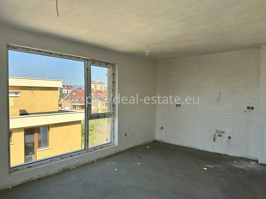 Продава се Тристаен апартамент в Благоевград, Широк център - 92 кв.м за 1000 €/кв.м - Снимка #2