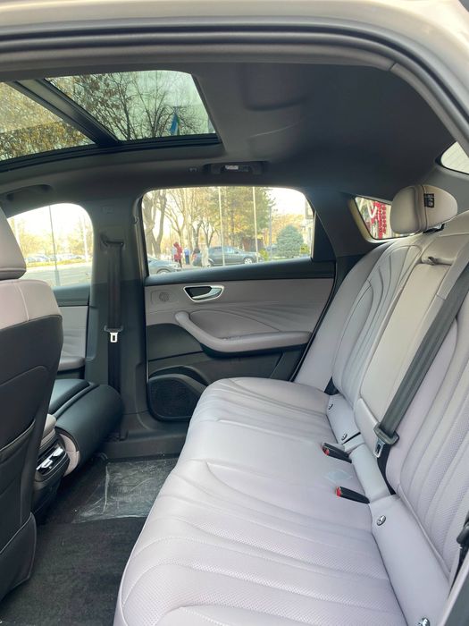 ROEWE M7 hybrid 2050km