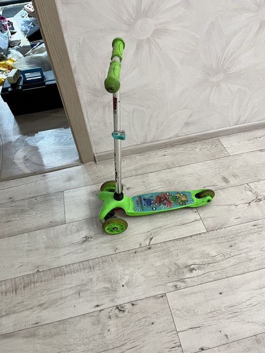 Детский самокат зеленый для девочек и мальчиков