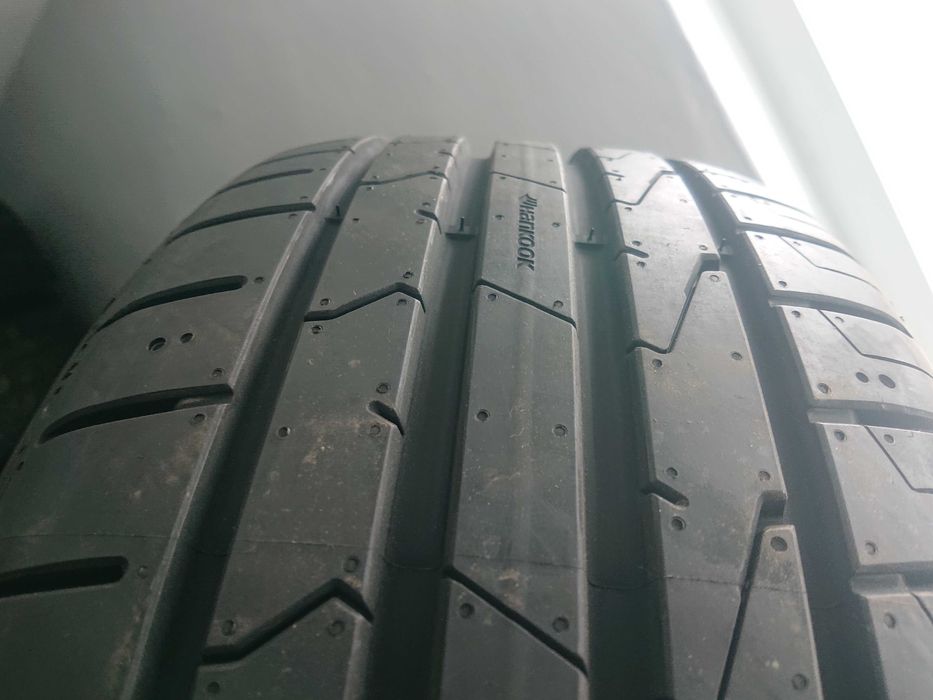Anvelope vara noi Michelin Primacy 4 215 65 R17 17 Kumho Ecsta HS52
