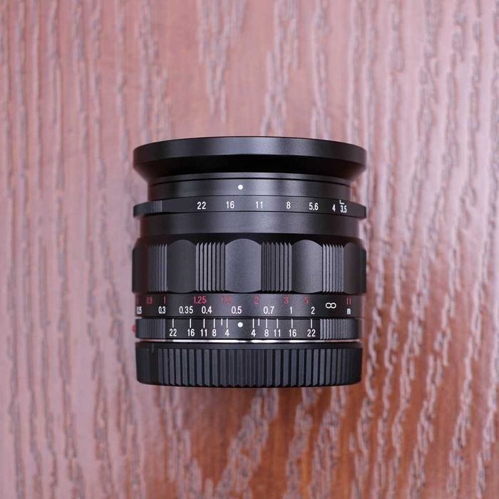 Voigtlander chính thức bán 2 ống kính Color-Skopar 21mm f/3.5 và Ultron