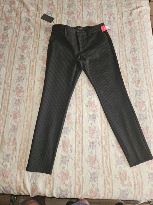 Pantaloni marime S