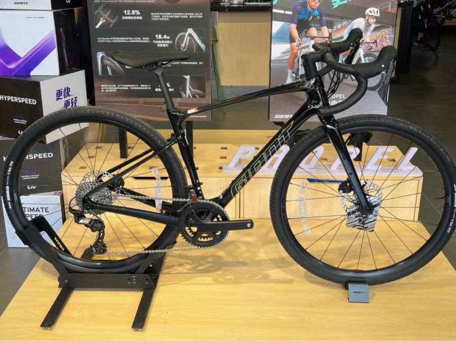 В наличии. Новый. Giant Revolt advanced 2 (M)