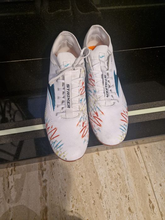 Vind adidași pt fotbal nr 44