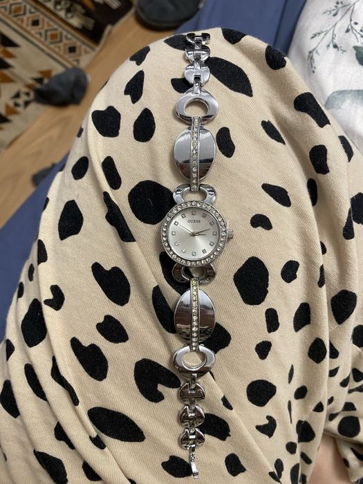 Ceas guess de moda de dama