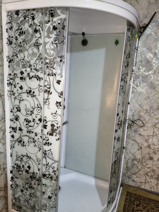 Dush kabina sotiladi