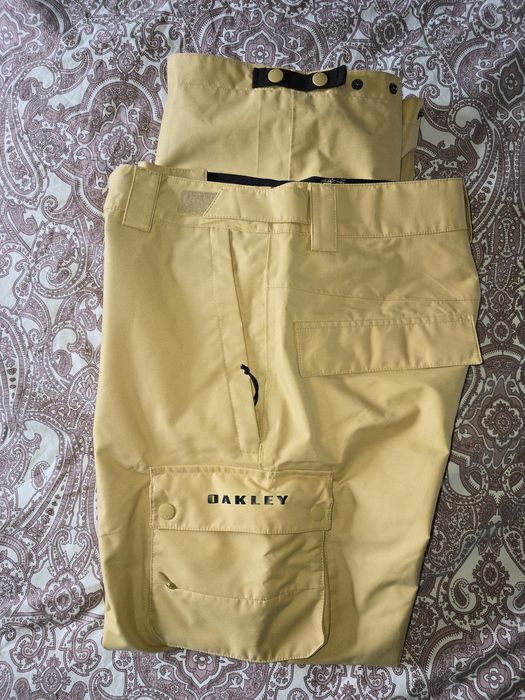Geaca Ski O'neill S / Pantaloni Ski Oakley S / Mănuși Ski Oakley M/8