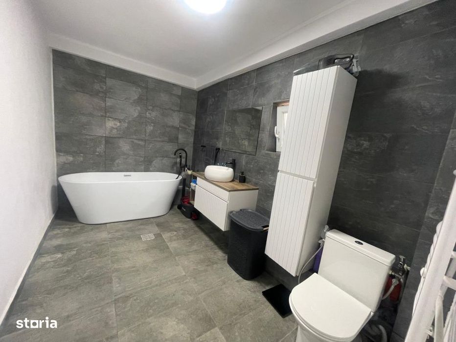 Casa P+M, 141.8 mp utili, teren 562 mp, mobilata modern, zona Brestei