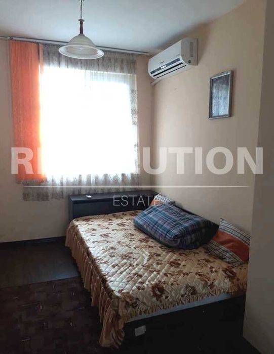 Двустаен апартамент в района на Колхозен пазар