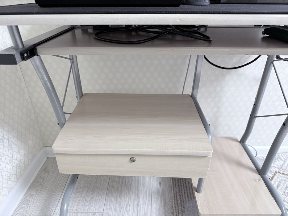 Продаётся рабочий стол