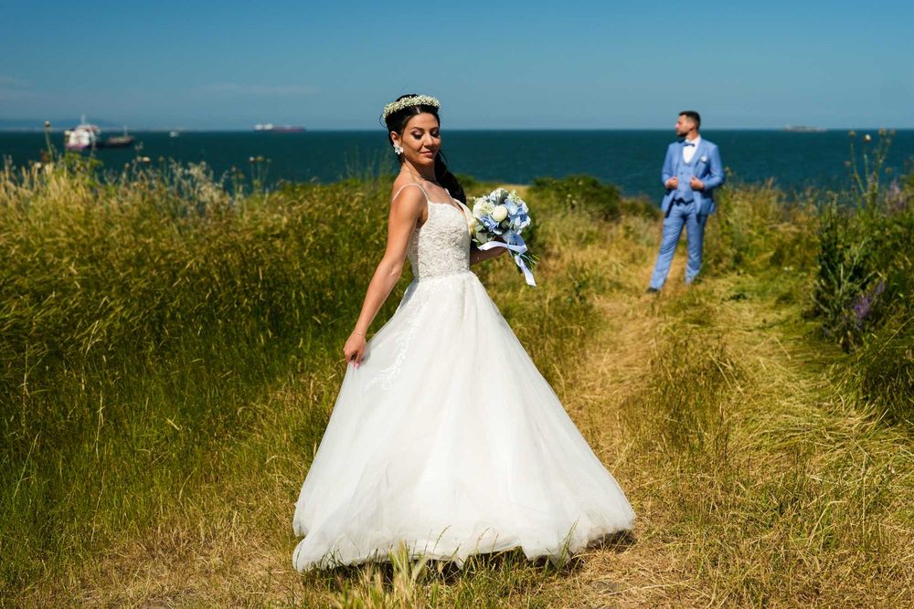 Сватбена рокля цвят ivory