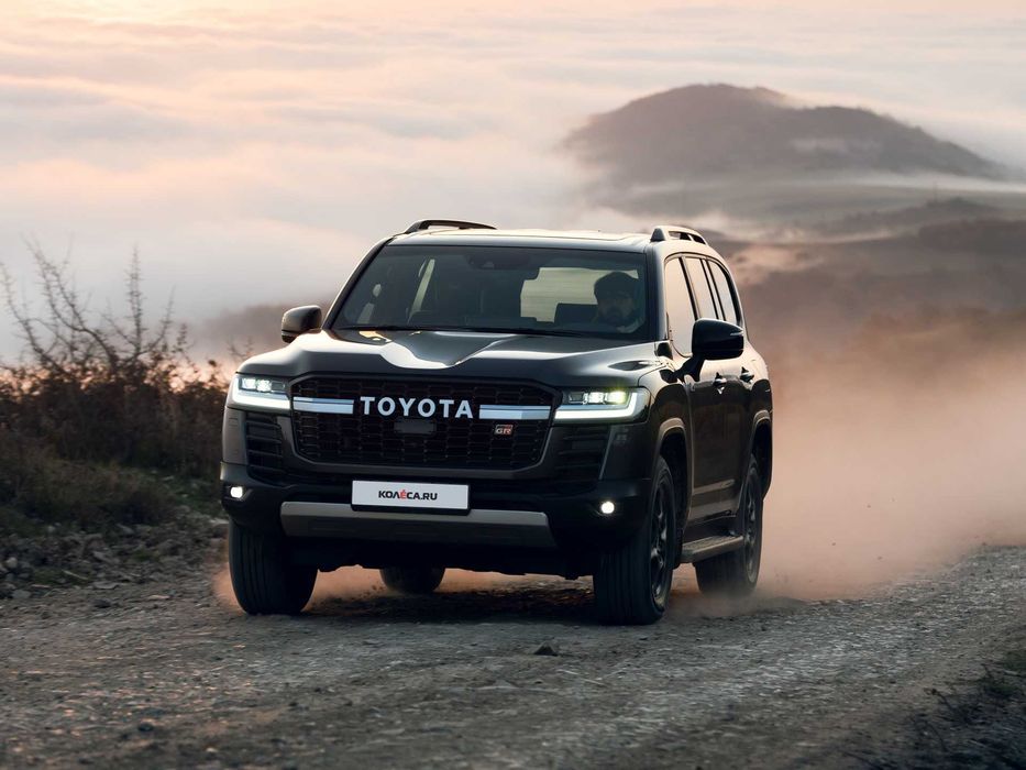 Элитный Трансфер на Toyota 300 GR Sport 2025года