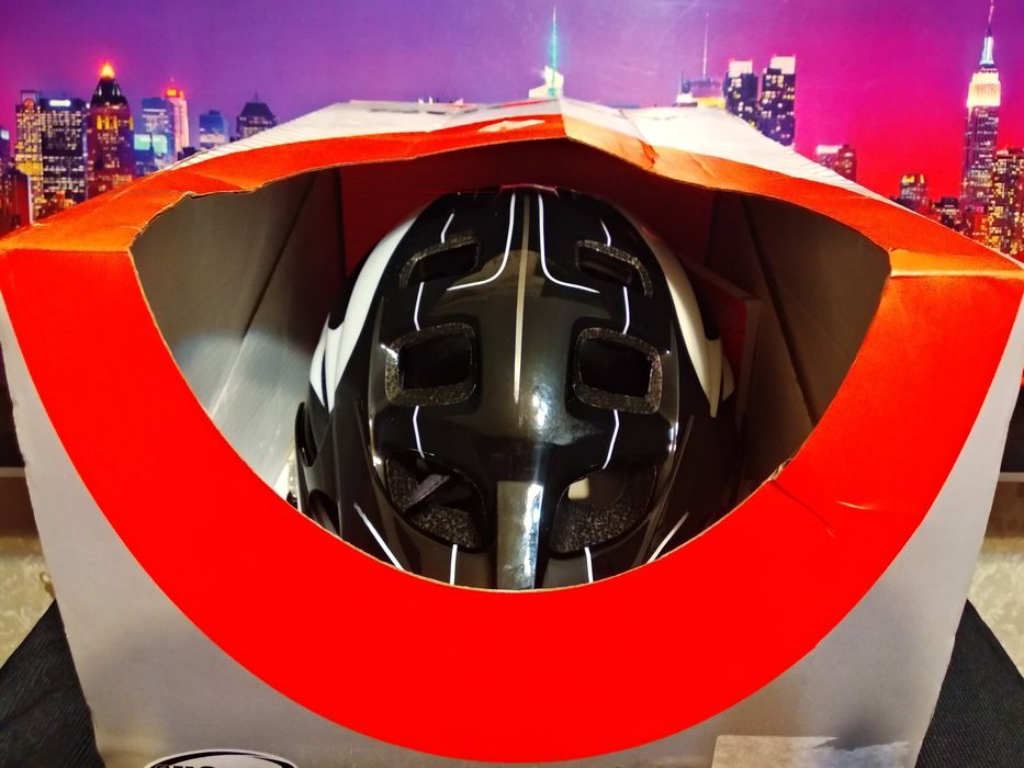 Вело шлем от бренда Suomy